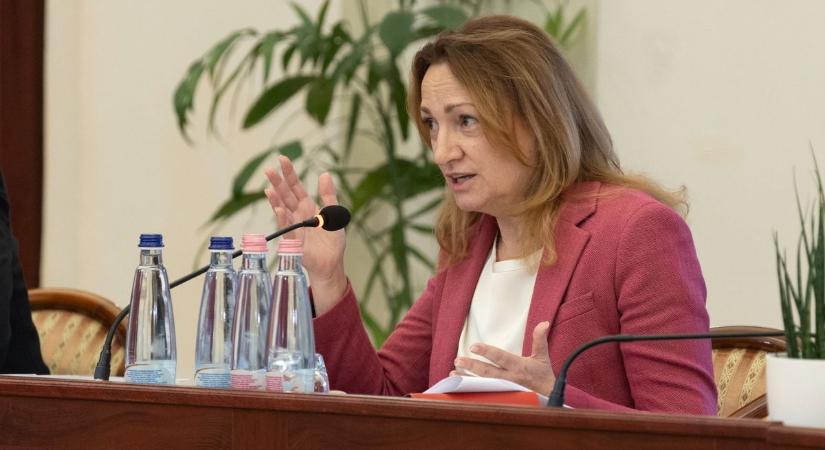 Dagad a botrány: azonnali távozásra szólították fel a közéletből a Tisza Párt frakcióvezetőjét (VIDEÓ)