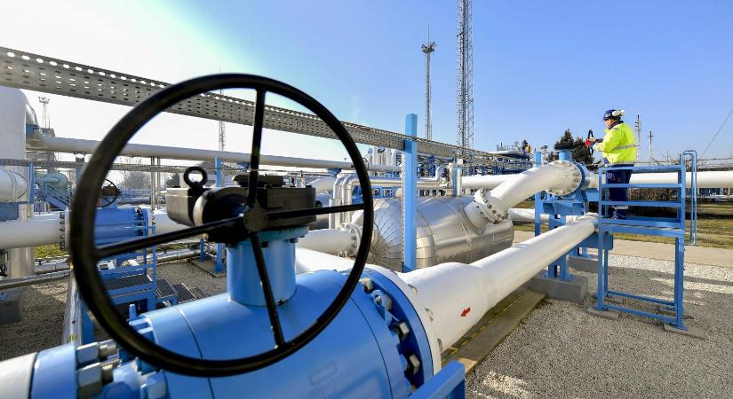 Bár Magyarország és Szlovénia 2023-ban megállapodott hálózataik két éven belüli összekötéséről, a kormány ez ügyben is ködösít