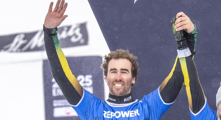 Újabb súlyos sérülés az olimpián, törött nyakcsigolyával vitték kórházba a hódeszkást