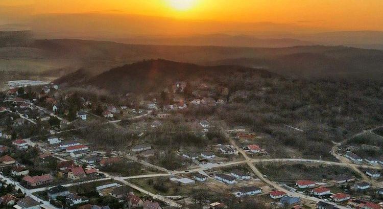 A gödi Samsung-gyár hulladékát Pilisjászfalura vinnék, a helyiek tiltakoznak