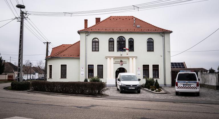 A kórházból üzent Nagytevel polgármestere, elmondta, miért támadtak rá