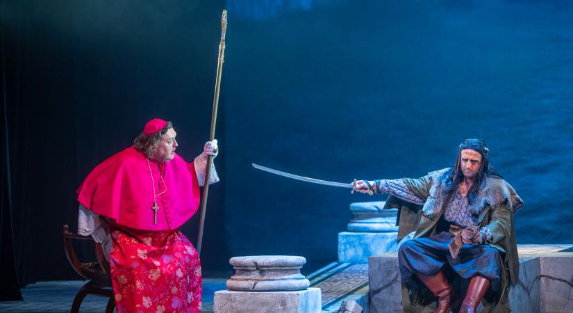 Mi állította meg Attila hun királyt Ravennánál?