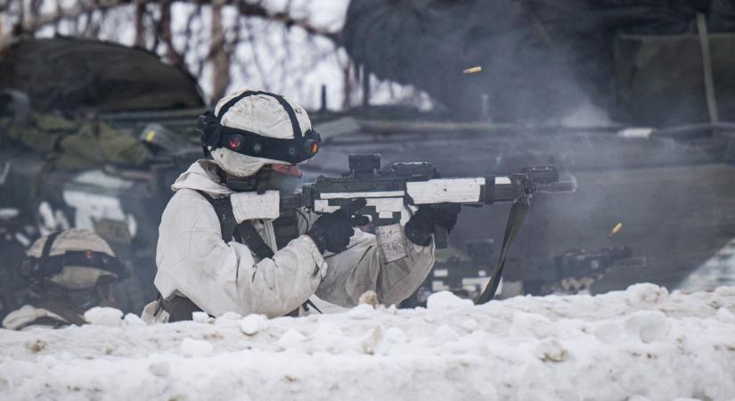 Katonai forródrótot terveznek: már a norvégok is orosz invázióval riogatnak