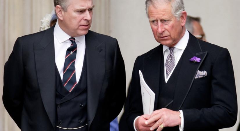 Epstein-ügy: váratlan közleményt adott ki a Buckingham-palota, és ennek is a hercegi címétől megfosztott András ihatja meg a levét