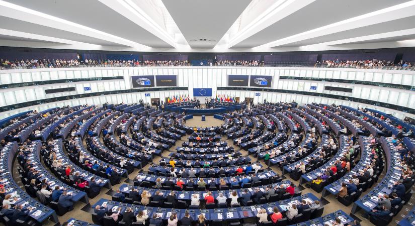 Döntött az Európai Parlament, Ukrajna megkaphatja a 90 milliárd eurós hitelt