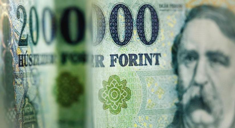 Jól vizsgázik a forint: európai összehasonlításban is alacsony a bankjegyeivel való visszaélések száma