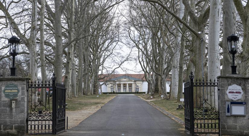 Tiborcz golfklubját vezeti, Orbán Ráhel egyetemi társa volt – és maga is csak gyarapszik