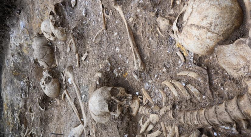 Rejtélyes óriást rejtett az ősi cambridge-i tömegsír