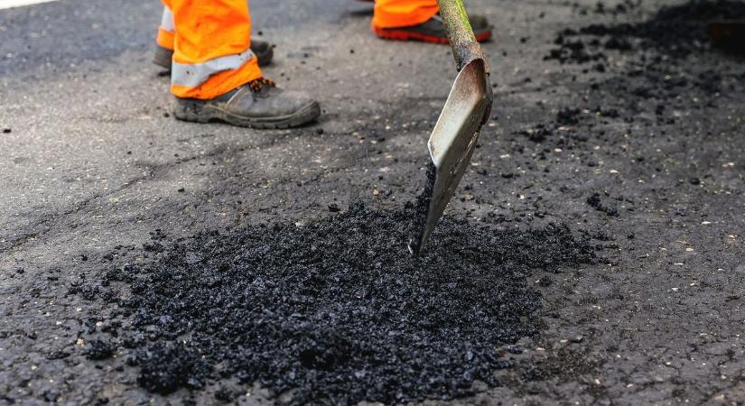 Folytatódik a kátyúzás Körmenden