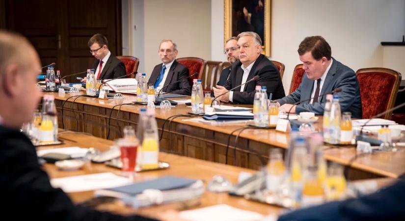 Kormányülés a háború árnyékában – üzent a honvédelmi miniszter