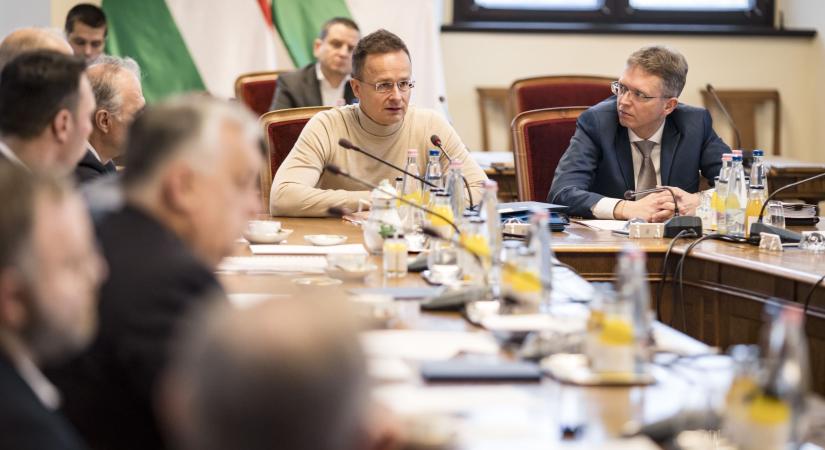 Szijjártó Péter szerint Brüsszel terve az, hogy a tagországok választópolgárait ki tudják kapcsolni a döntéshozatalból