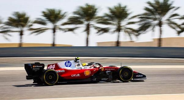 „Lassabb egy GP2-esnél” – Hamilton már kritizálja az autókat