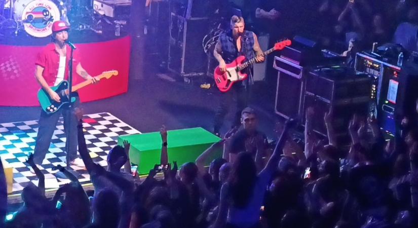 Olcsó sörnek híg a leve? Megnéztük, miben különbözik a prágai koncertélet a budapestitől