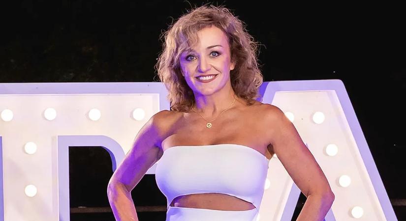 Szandi teljesen összeomlott, mozdulatlanul gyászolt