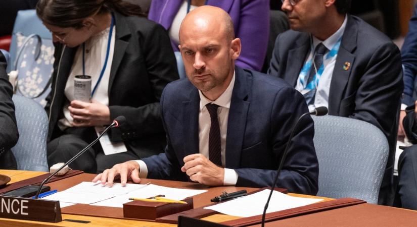 A francia külügyminiszter belső vizsgálatot rendelt el és feljelentést tett egy diplomata és Jeffrey Epstein kapcsolatának ügyében