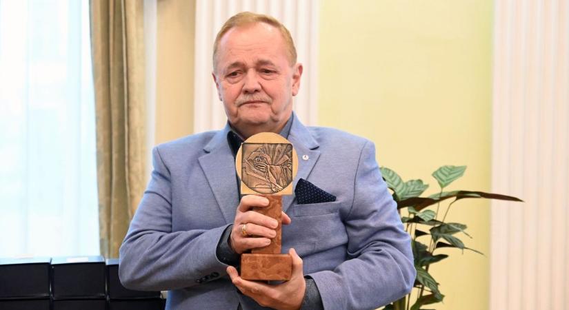 Kollégánk, Varga Csaba kapta a Kővári Tamás-díjat