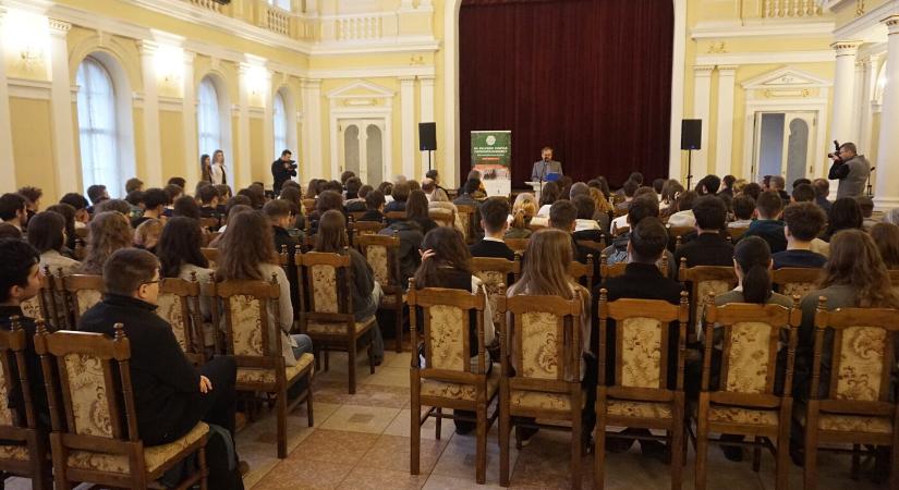 A házigazda tarolt az 50. Felvidéki Magyar Matematikaversenyen