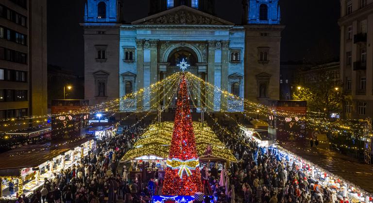 Nívós listába került be a Bazilikánál lévő karácsonyi vásár, imádják a turisták