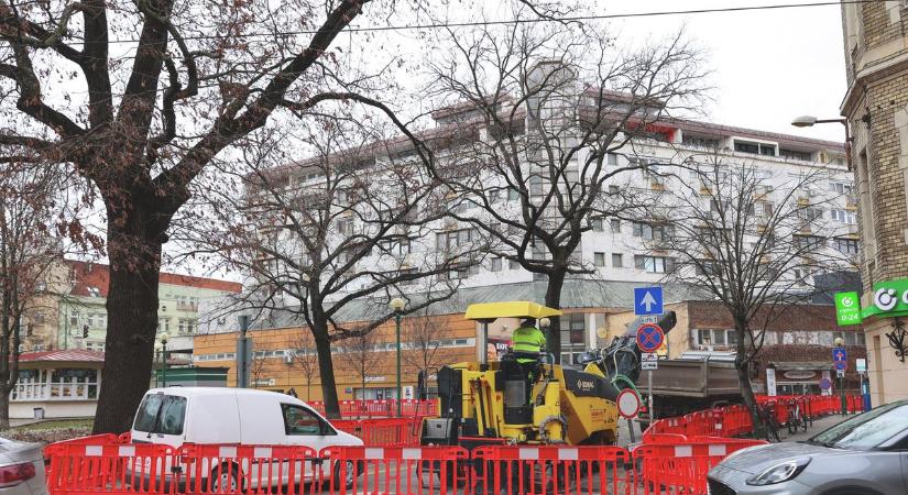 Próbatétel előtt Szeged közlekedése – lezárták az egyik legforgalmasabb környéket