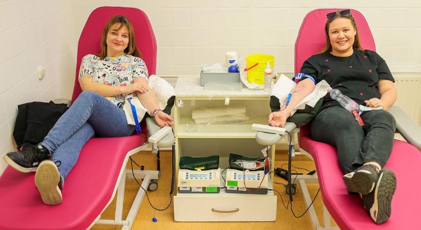 Médiavéradás - Híradáson túl önkéntes véradással segítettük az összefogást - fotók, videó