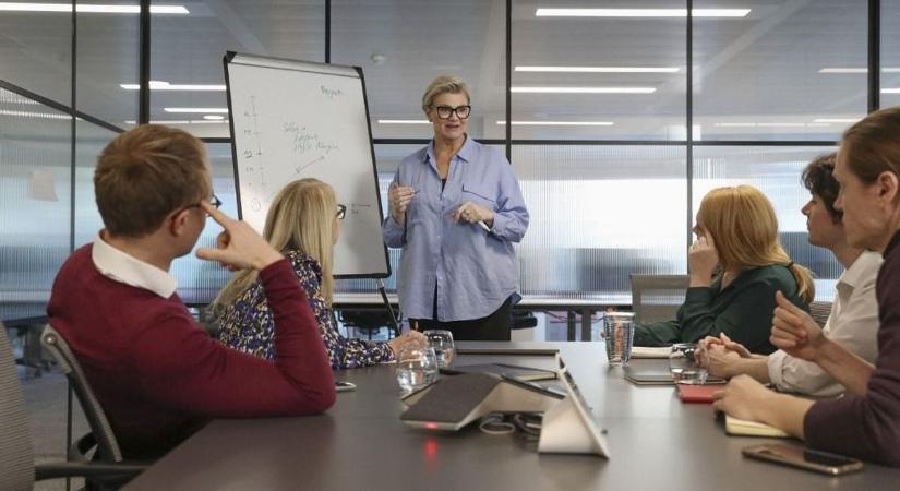 Ha képzés terén lemarad a magyar munkaerőpiac, a gazdasági versenyben is le fog – a cégeknek figyelni kell a dolgozók oktatására is