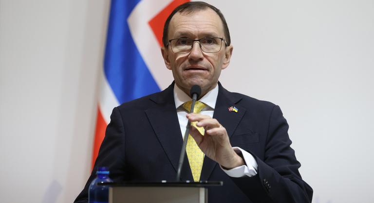 Magyarázkodik a norvég külügyminiszter, miután fia gyakornoki pozíciót kapott a párizsi nagykövetségen