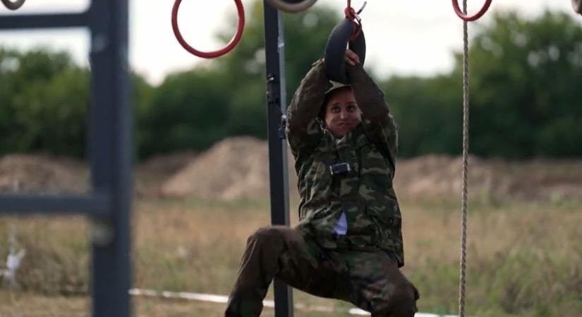 Katonai kiképzésre küldték Aureliot, kemény napja volt a realityben