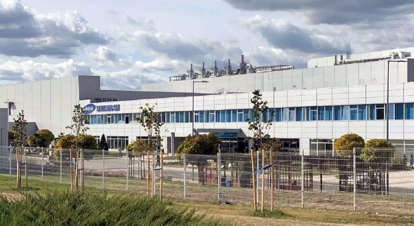 Göd polgármestere mossa kezeit: a gyáron belül nem vizsgálódhat