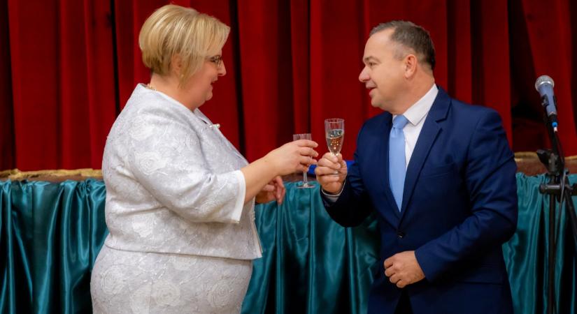 Szinte biztos befutó helyről indul a csalásért elítélt fideszes polgármester a román nemzetiségi listán