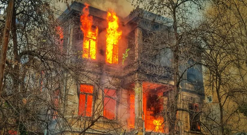 „Csoda volt, hogy túléltem” - Lakástűzben égett meg egy fiatal nő testének 80 százaléka