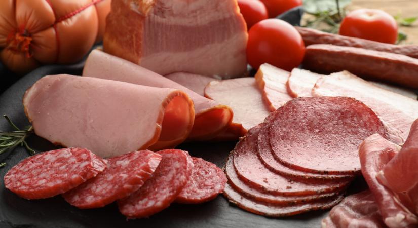 Hamarabb fog megromlani a felvágott, ha így teszed el a hűtőben