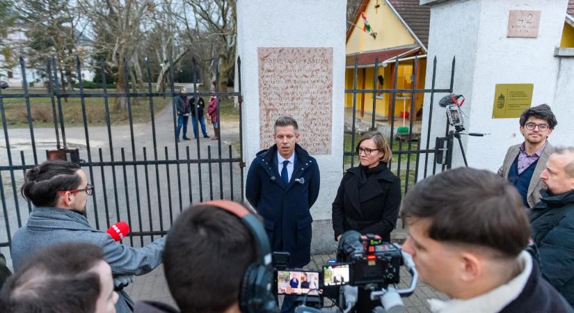 Magyar Péter szerint hamisított videók helyett egy kis emberi agy kellene az Orbán-kormánynak, de úgyis csak 60 nap van még hátra