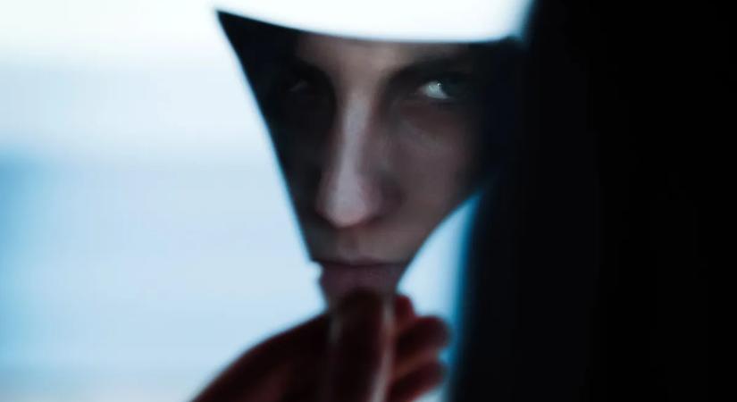 Vigyázz a tükörrel! A magyar Nostradamus jóslata: kétszer sújt le péntek 13, ez vár ránk