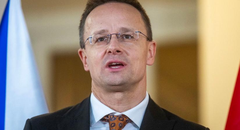 Kiszivárgott Szijjártó Péter 750 négyzetméteres luxusbirodalmának titkos leírása, a részletektől eláll a lélegzeted