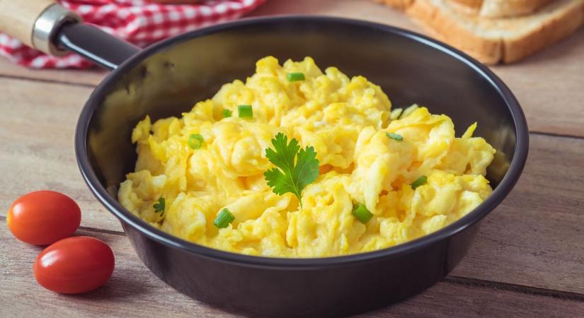 Azt hitted, mindent tudsz róla? Ettől a titkos hozzávalótól lesz tökéletes a rántotta