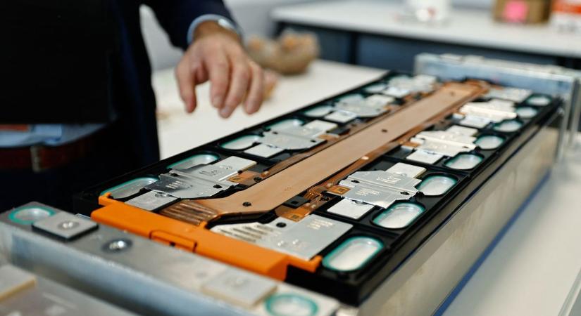 Óriási a baj: egyszerre két gigantikus akkumulátorgyár dőlt be Európában, nem épülnek meg – Kína röhög a markában