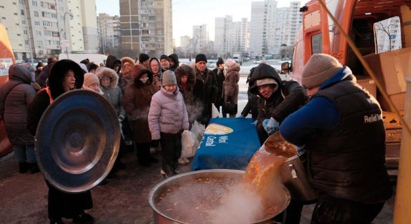 Mínusz húsz fok, sötét, kihűlt lakások: nincs hová menekülni a háború borzalmai elől – videóval