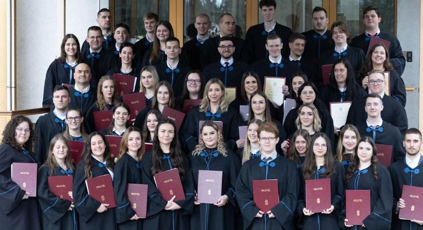 Ilyen jövő vár a zalai városban végzett hallgatókra (galéria)