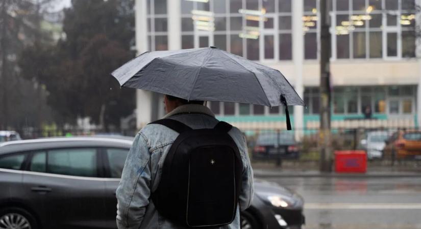 Napsütést biztosan nem hoz a holnapi időjárás – de eső és szél bőven lehet