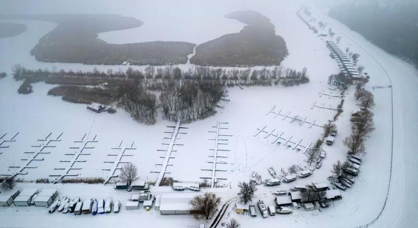 Jól figyeljen minden ingatlantulajdonos a Tisza-tónál, mert nagy változások jönnek