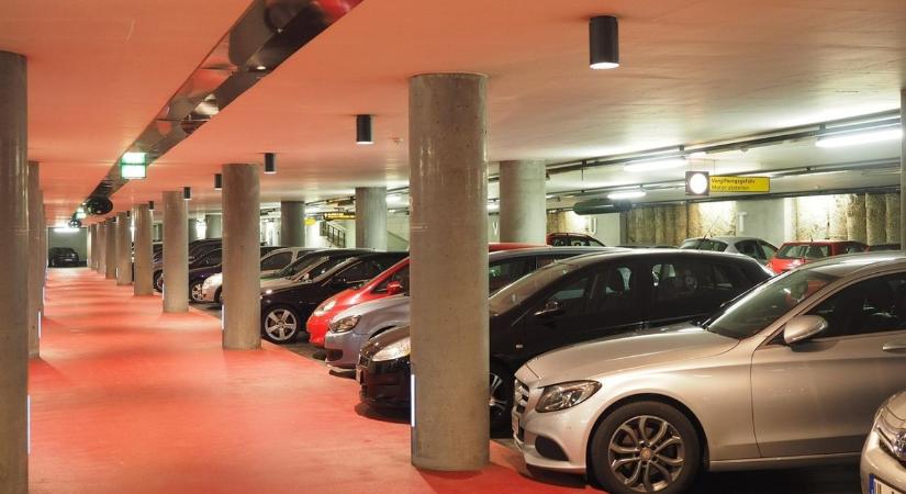 Beállhatok-e családi parkolóba gyerek nélkül? Meglepő dolgot mond erről a KRESZ