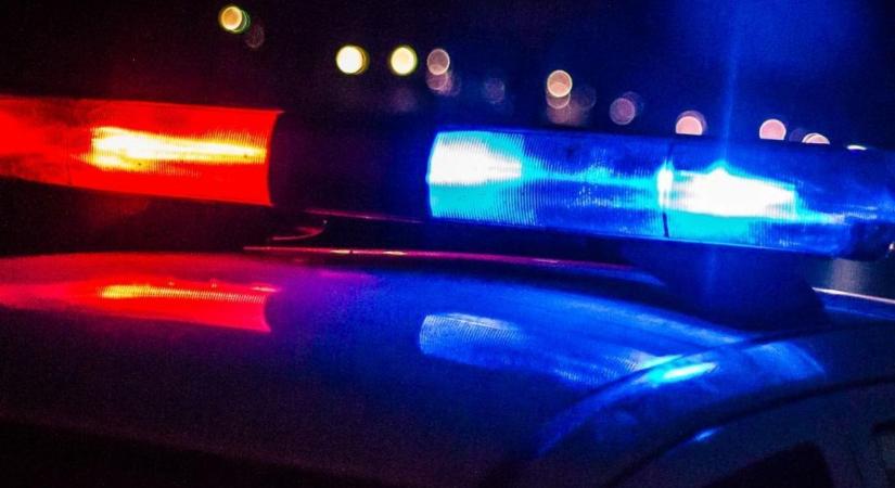 Árokba sodródott egy személyautó a 83-as főúton