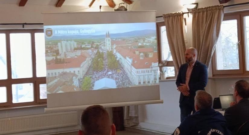 Ismét a gyöngyösi egyenruhások munkájára voltak kíváncsiak az ország rendészetei