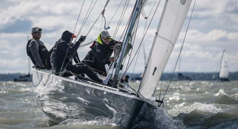 Felfelé emelkedik a 11m OD osztály csillaga