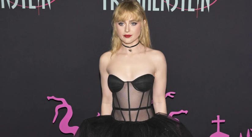 Mintha egy festményről lépett volna le - Kathryn Newton szépsége egyszerre finom és lehengerlő. Mutatjuk a képeket