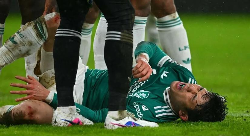 Dráma a Liverpool meccsén, hordágyon vitték le Szoboszlai cseréjét