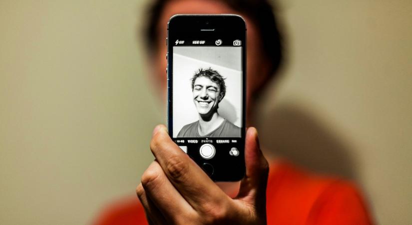 Hatalmas újítás a láthatáron: jönnek a mozgó Facebook-profilképek