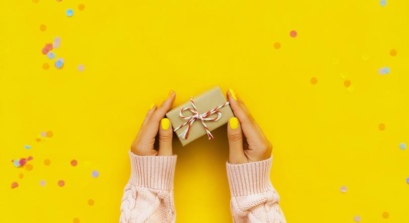 Ilyen körmöket kér mindenki idén tavasszal – a legtrendibb minták egy helyen