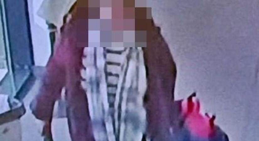 Pénztárcát lophatott el ez a nő egy soproni élelmiszerboltban - Felismeri?