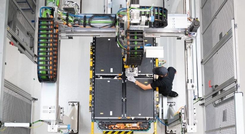 Erre vártak az elektromos autók: a Debrecenben gyárat építő CATL bemutatta a világ legjobb akkumulátorát, elpusztíthatatlan - videón, mire képes az 5C töltés